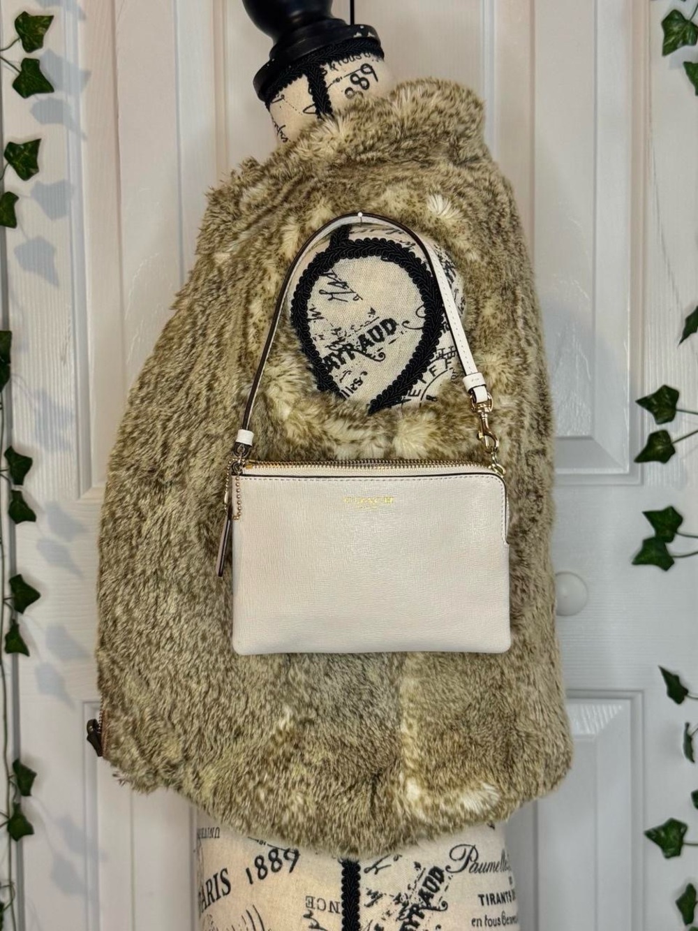 Women's Leather Wristlet Crossbody Bag in Cream